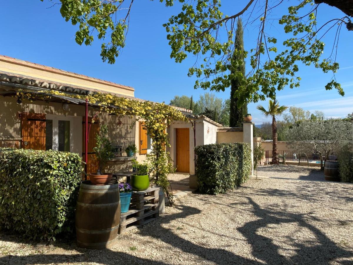 Les Celestins - Studios Independants Carpentras ภายนอก รูปภาพ